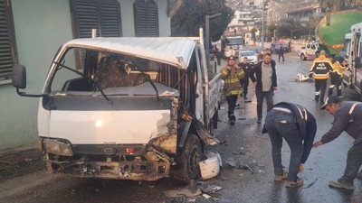 Kamyon İle Kamyonetin Karşılaşması Kötü Bitti