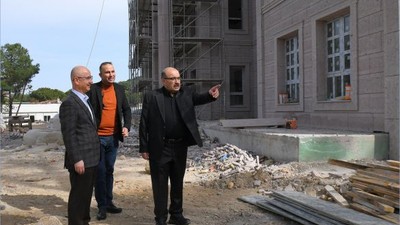 Vali Ustaoğlu, Ayvalık Yeni Hükümet Konağını İnceledi