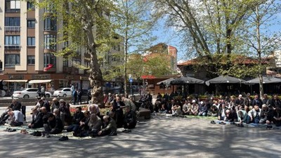 Balıkesir'de Cuma Namazında Yoğunluk