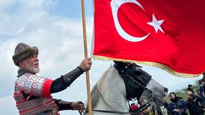 Balıkesir'de Şaha Kalkan Atlılar Dikkat Çekti