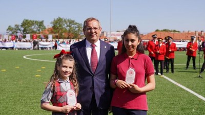 Ayvalık’ta 23 Nisan Coşkusu Stadyumlardan Taştı!