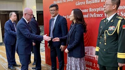 CHP'li Vekil Sarı'dan ve Çin Büyükelçisi'ne Başarı Dileği