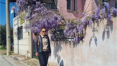 Edremit’te Açan Çin Mor Salkımı Görenleri Büyülüyor