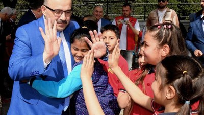 23 Nisan Coşkusu: Protokol Çocuklarla Buluştu
