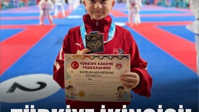 Balıkesirli Minik Karateci'den Türkiye İkinciliği!