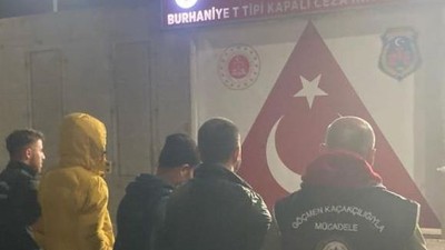 Edremit’te göçmen kaçakçılığı operasyonu: 3 tutuklama