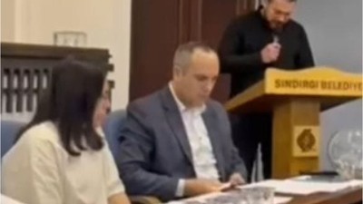 AK Parti’den Sındırgı Belediyesi’ne “İşçi Kıyımı” Tepkisi: Mecliste Soru Önergesi Verildi