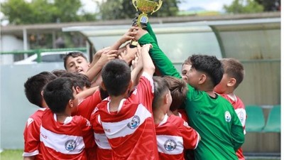 Burhaniye Belediyespor U-11 Namağlup Şampiyon!