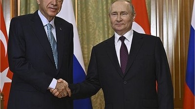 Putin: Rusya-Ukrayna Müzakereleri İçin İstanbul’u Öneriyorum