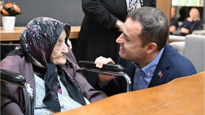 Akın, şehit annelerini yalnız bırakmadı