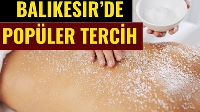 Burhaniye Sahillerinde Deniz Tuzu ile Vücut Peelingi