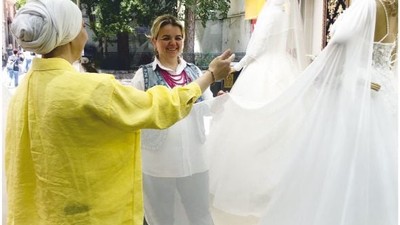 Helen Gelinlikler Moda Oldu: Fiyatlar 10 Bin TL’den Başlıyor