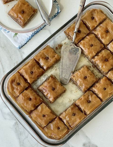 Karanfilli cevizli baklava yapılışı: