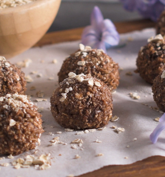 10 Dakikada Hurma Topları Hazırlayın