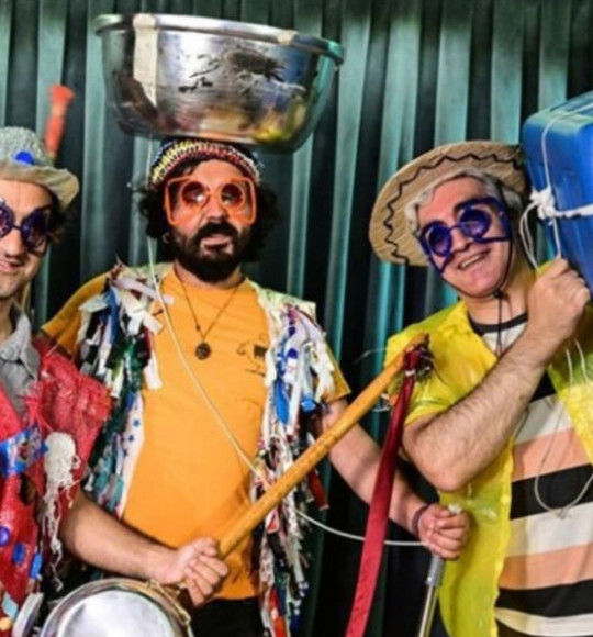 Hurda Enstrümanlarla İspanya Sahnesine