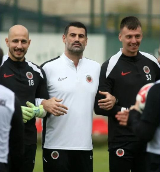 Volkan Demirel Gençlerbirliği İdmanında Kaleye Geçti