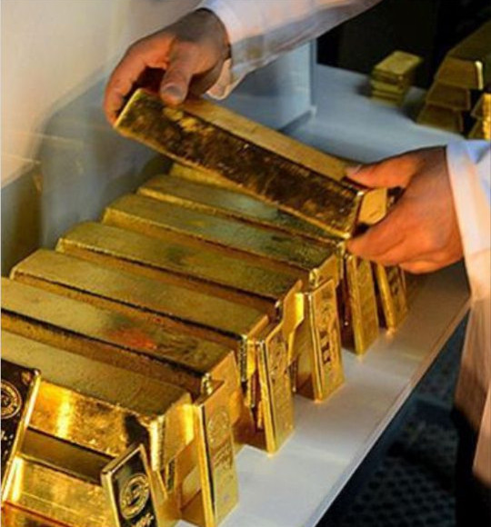 Altın Haftaya Düşüşle Başladı