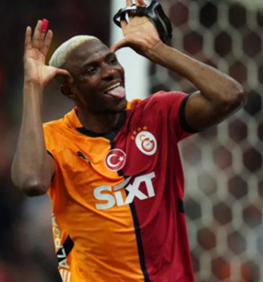 Victor Osimhen bu sezonki 20. golünü attı