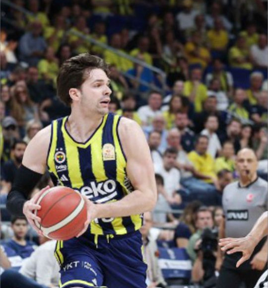 Fenerbahçe Beko, TSBSL final serisi üçüncü maçında parkeye çıkıyor