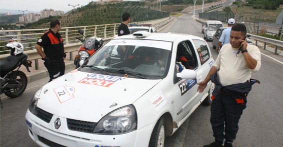 Ralli şampiyonasında ehliyet kontrolü