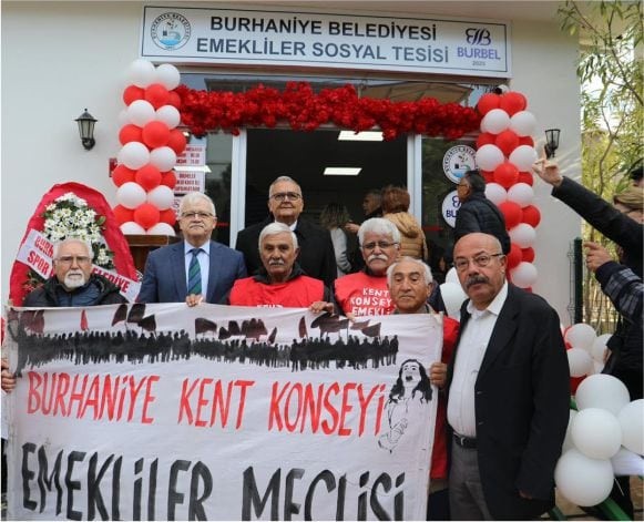 Burhaniye’de Emeklilerin Yeni Buluşma Noktası