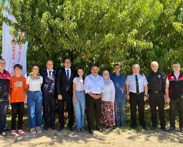 Kepsut’un Şeftali Güzelini Arayacak