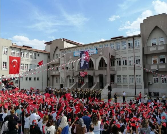 Karesi Atatürk İlkokulunda 100.Yıl Coşkusu
