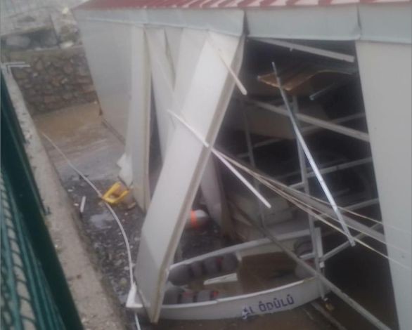 Yelken kulübü sular altında kaldı