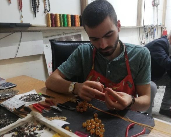 Asırlık dede mesleği Tesbihçiliği sürdürüyor