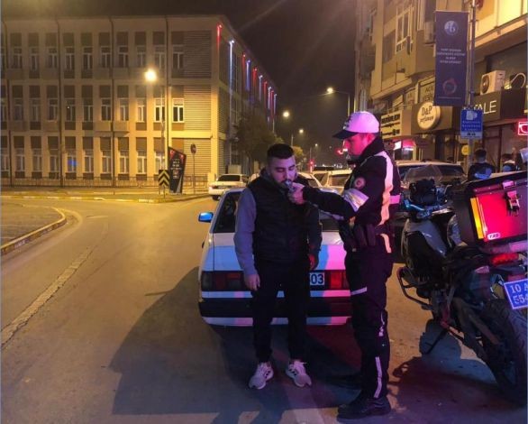 Balıkesir'de yüksek sesle müzik çalan 72 araca ceza yağdı