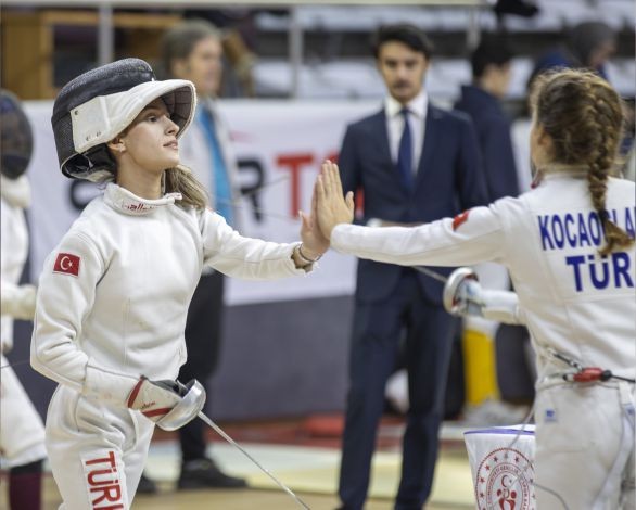 Eskrimciler, Sakarya'da piste çıktı