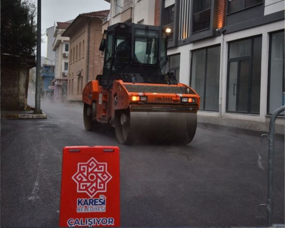 Karesi’de Yol Çalışmalarına Devam