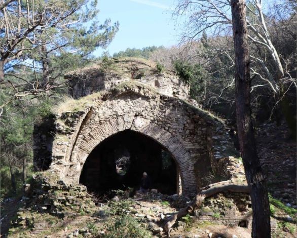 Zirveye gizlenmiş 900 yıllık manastır, doğaseverlerin rotasına girmeye devam ediyor