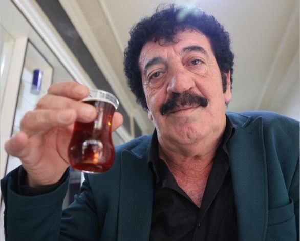 Arabeskin 'Baba'sına benzeyen Baki Çiçek Müslüm Gürses'le hatırasını unutamıyor