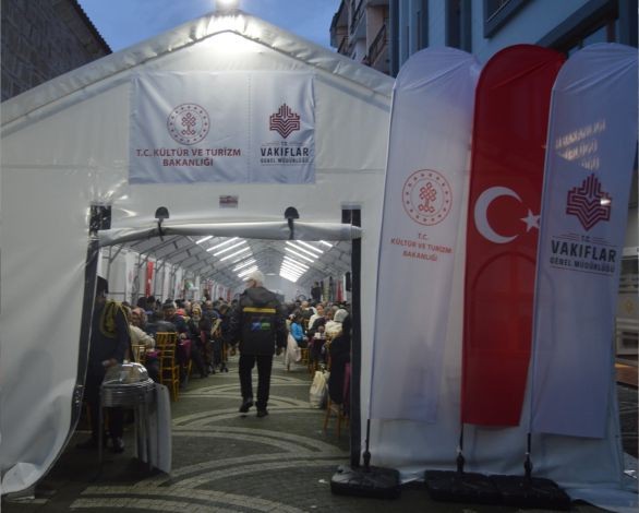Vakıflar İftarına İlgi Gösterildi