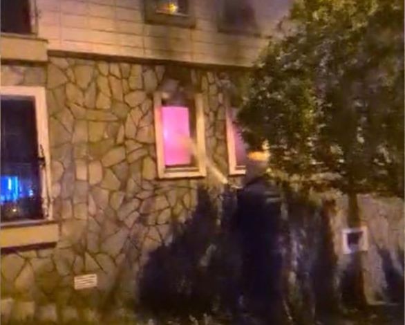 Eşi Boşanmak Isteyince Evi Ateşe Verdi