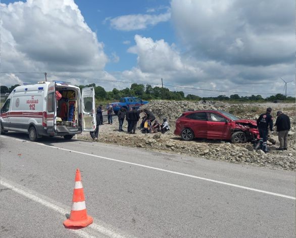 Savaştepe - Balıkesir yolunda kaza: 4 yaralı