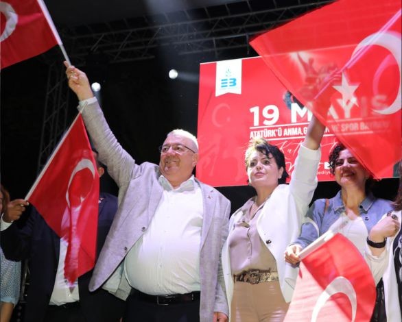Suavi Balıkesir’de Bakın Hangi Şarkıyı Söyledi!