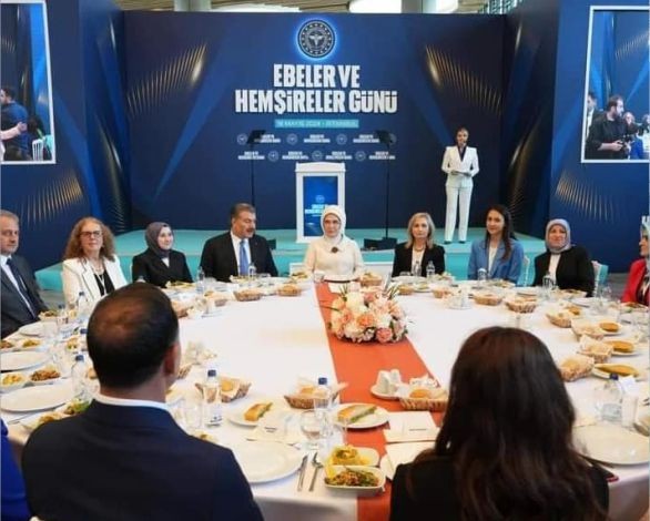 Balıkesirli Hemşireye Sağlık Bakanından Bakandan Ödül!