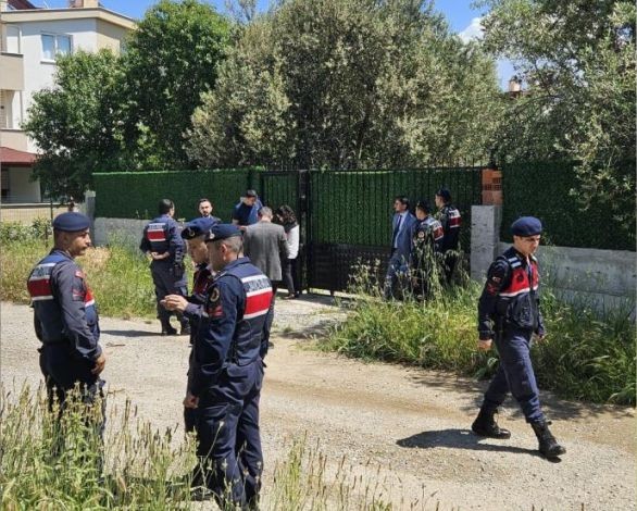 Balıkesir'de zeytinlik içine villa yapmaya kalkan kiracıyı jandarma çıkardı