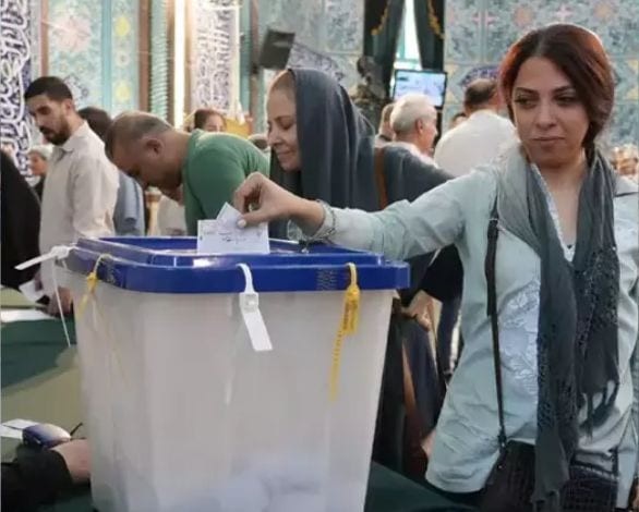 İran Seçimleri: Pezeşkiyan Önde