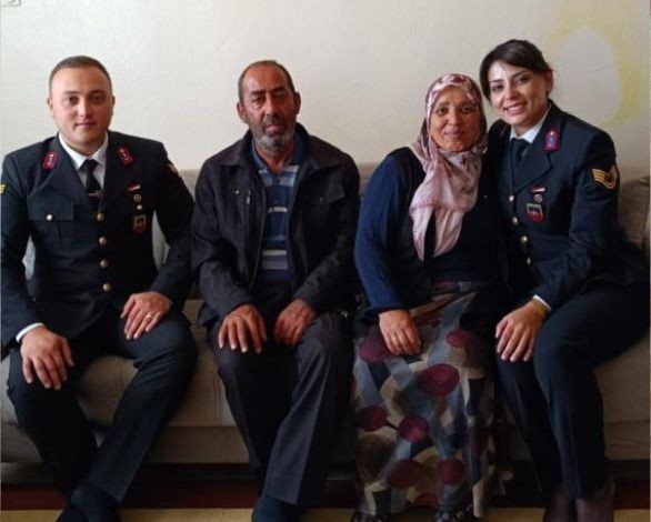 Jandarma, bayramda şehit ailelerini unutmadı