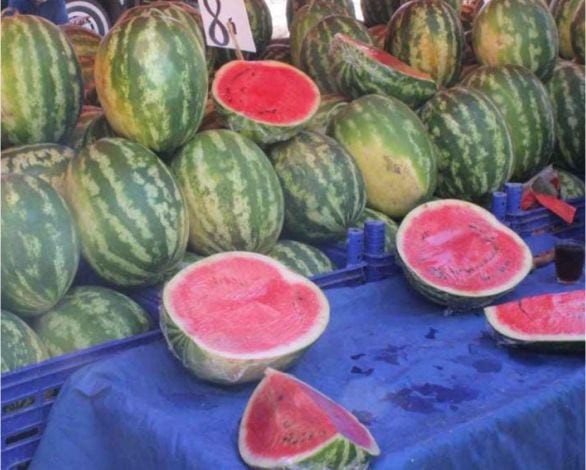Pazardaki Yüksek Fiyatlar Yüzünden Karpuzu Parçaladı
