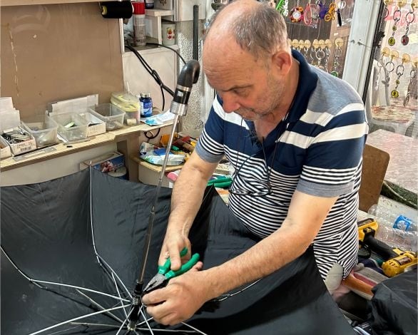 Şemsiye Tamirini Yapan Balıkesir’in Tek Ustası