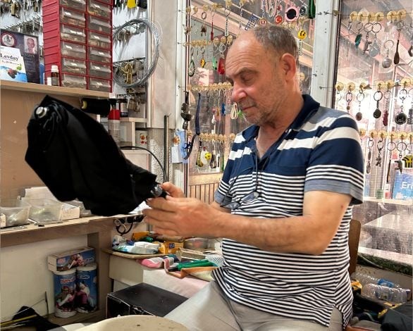 Şemsiye Tamirini Yapan Balıkesir’in Tek Ustası