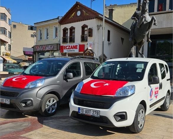 Sındırgı'da İki Yeni Araç Hizmete Girdi