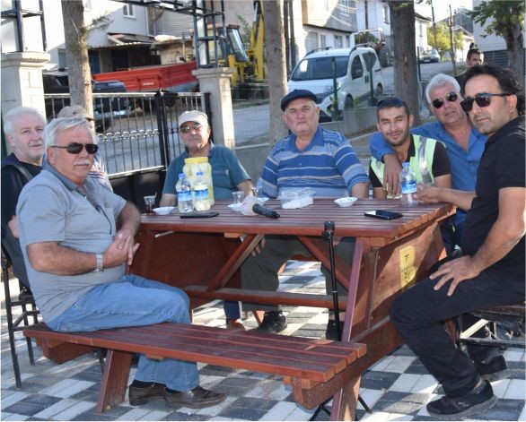 Dursunbey’in Merkezide Kırsalı da Burada Ayrım Değil Hizmet Var Diyor "Çay Molası Köylü Halk"
