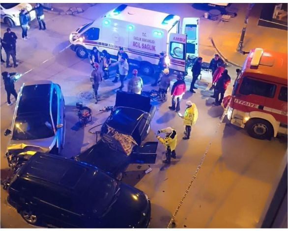 Bandırma'da trafik kazası kameralara yansıdı (1 ölü)