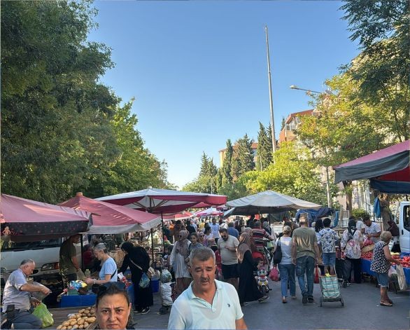 Balıkesir'de Pazar Fiyatları Düştü