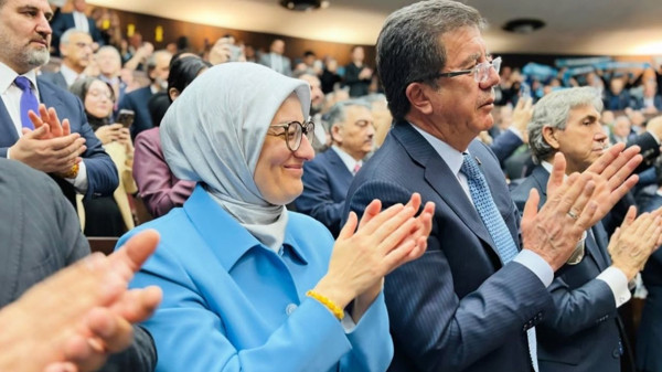 Belgin Uygur’dan Grup Toplantısı Mesajı